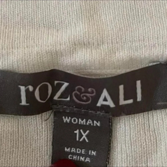 White Sweater - Picture 5 of 5